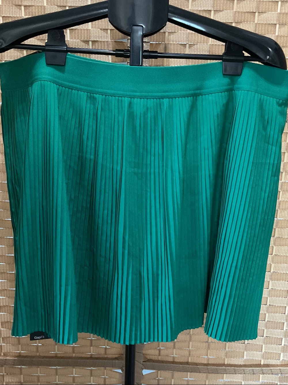GAP Emerald Green Pleated Women’s Skort